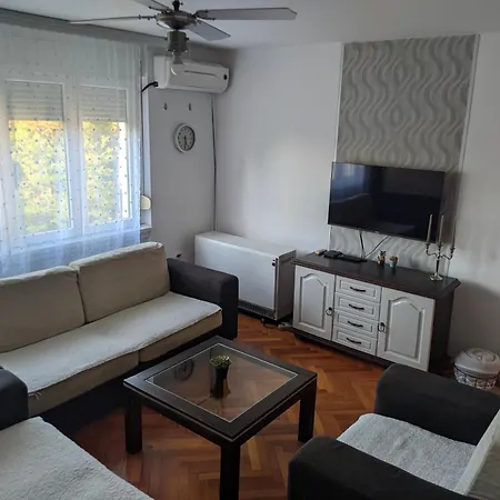 Golden Lady Lägenhet Ni